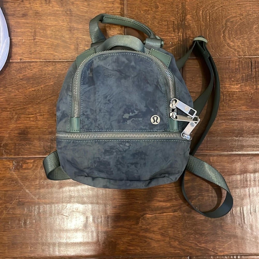 Lululemon City Adventurer Backpack Micro 3L
Aquila Green Twill Multi